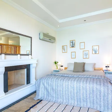 Frühstückspension Sofia Ada 4*