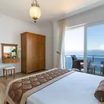 Sofia Ada 4* フェティエ